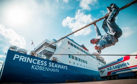 Will Sutton / Ryan Doyle – Freerunning on the Ferry